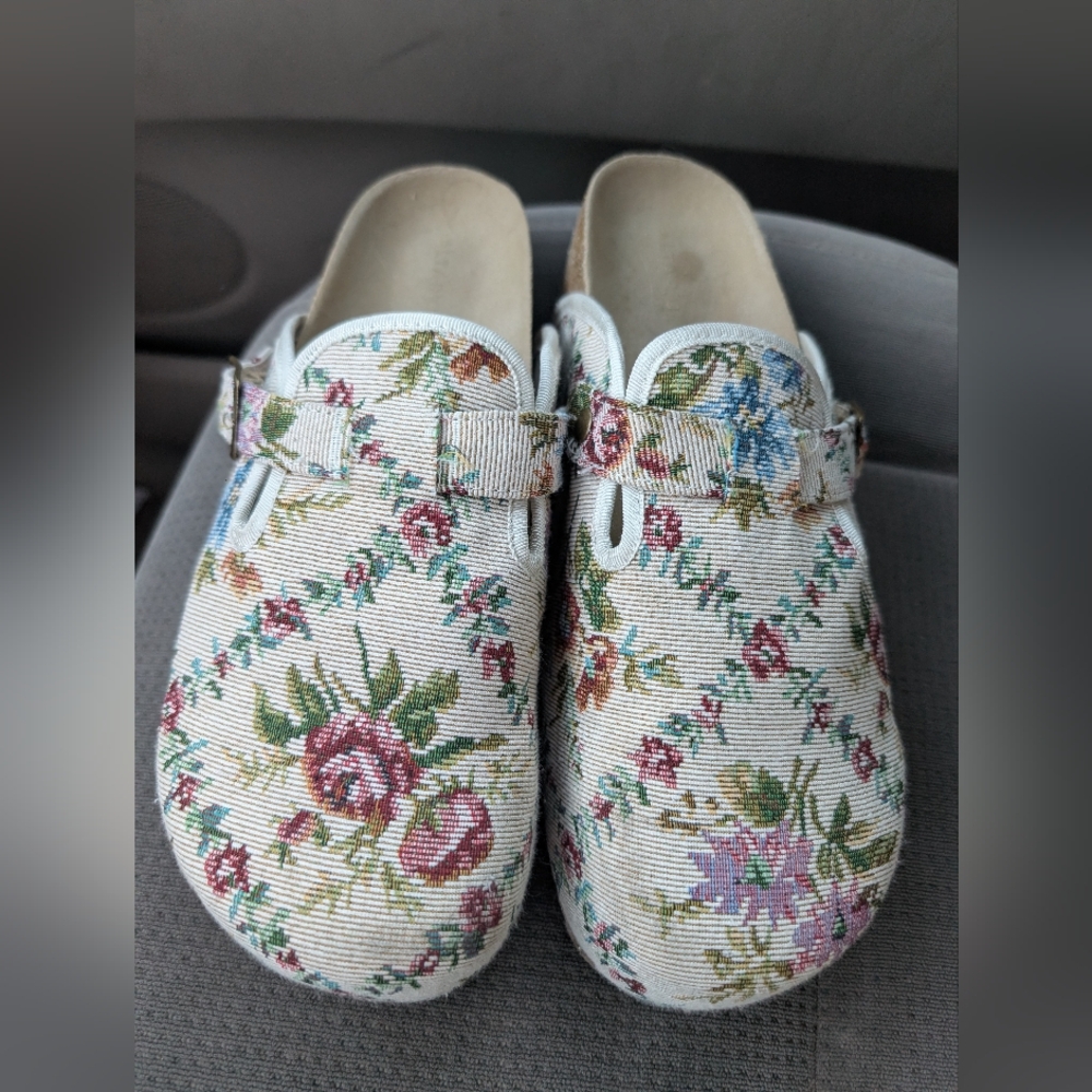 Altar'd State Floral Embroidery Tapestry Clogs Size 10